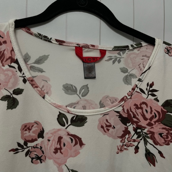 Scoop neck women’s tops - Picture 3 of 8